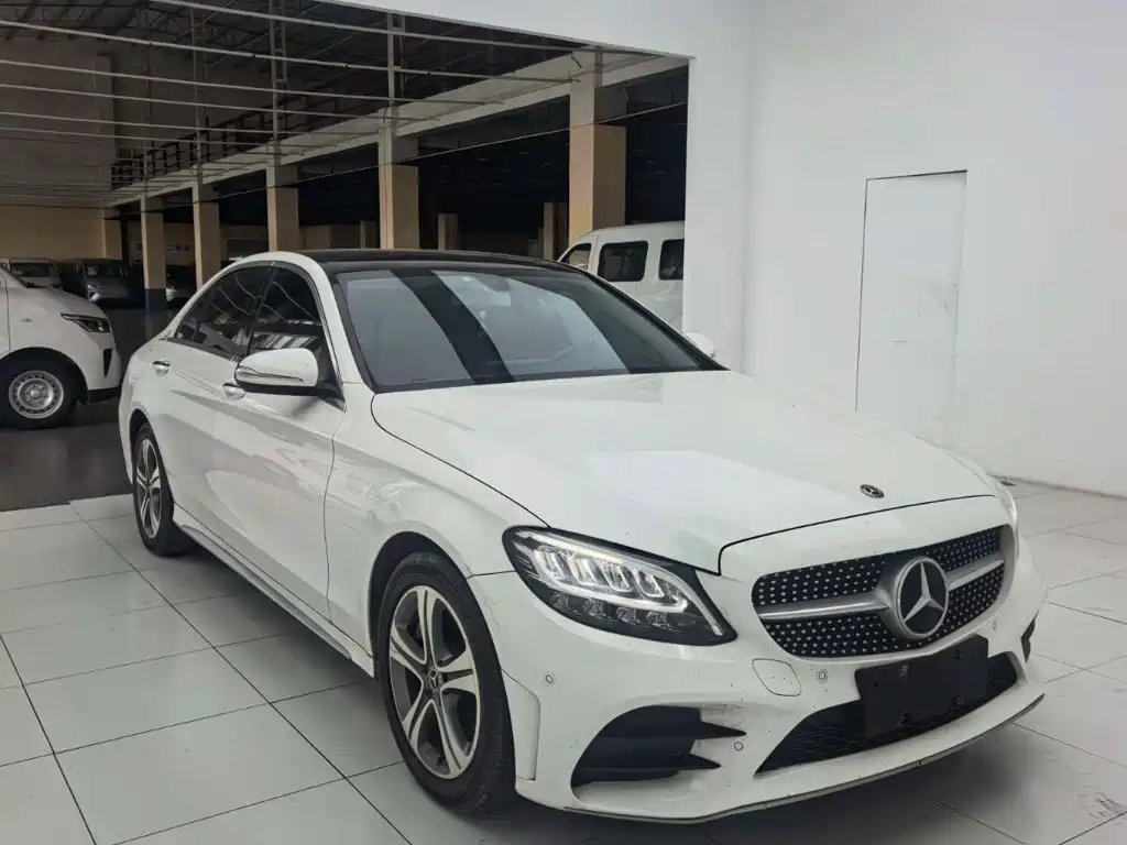 Mercedes-Benz C-Class — миниатюра 3