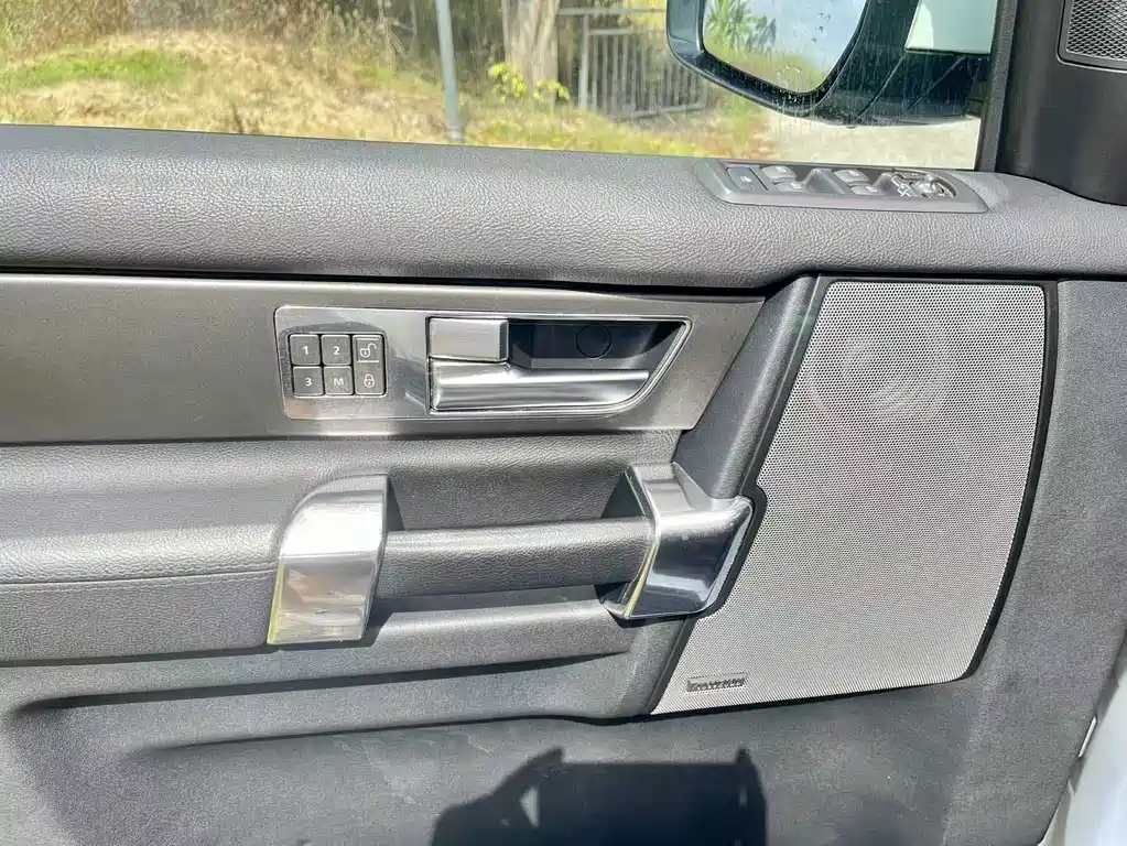 Land Rover Discovery — миниатюра 13
