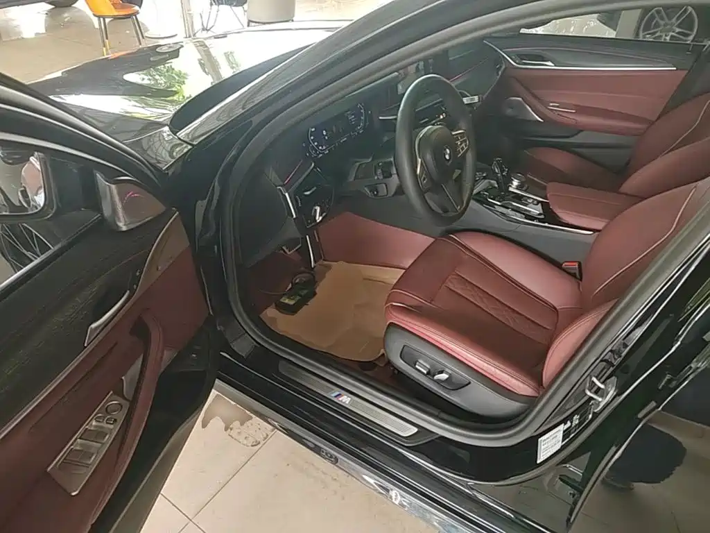 BMW 5 Series — миниатюра 16
