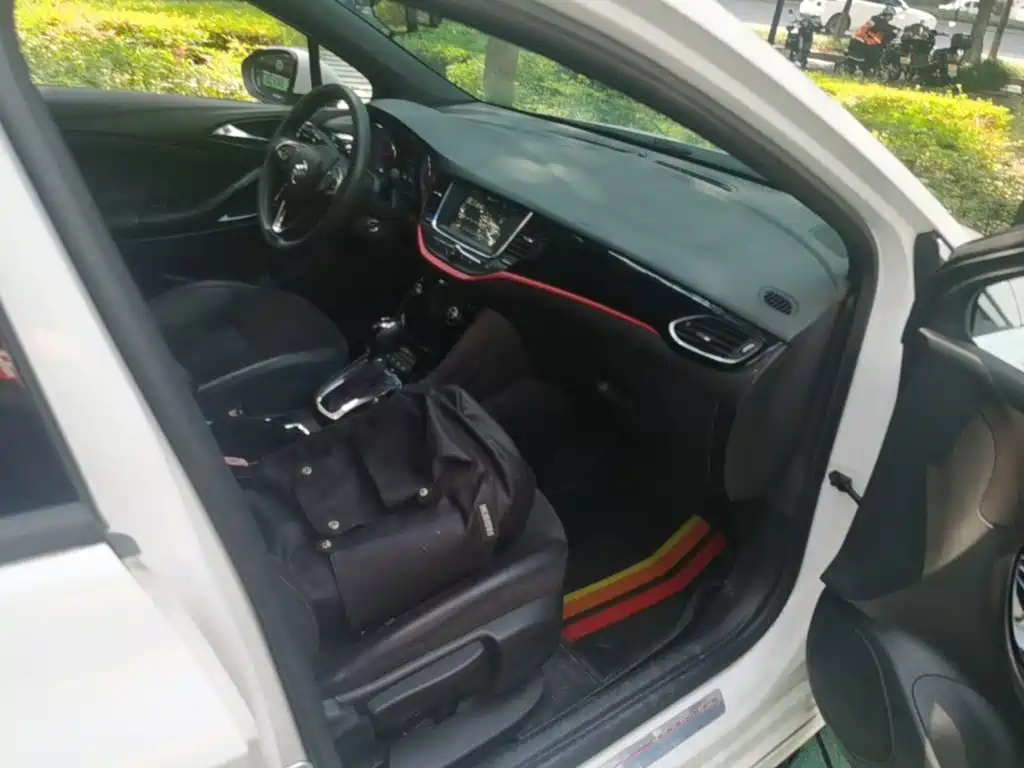 Buick Verano — миниатюра 18