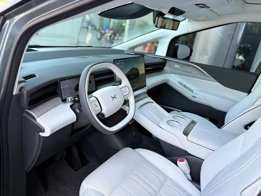 XPeng X9 — миниатюра 4