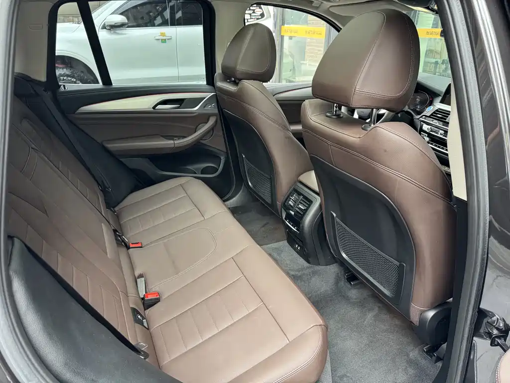 BMW iX3 — миниатюра 19
