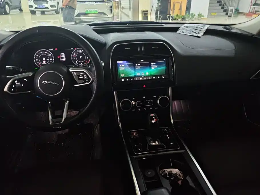 Jaguar XEL — миниатюра 12