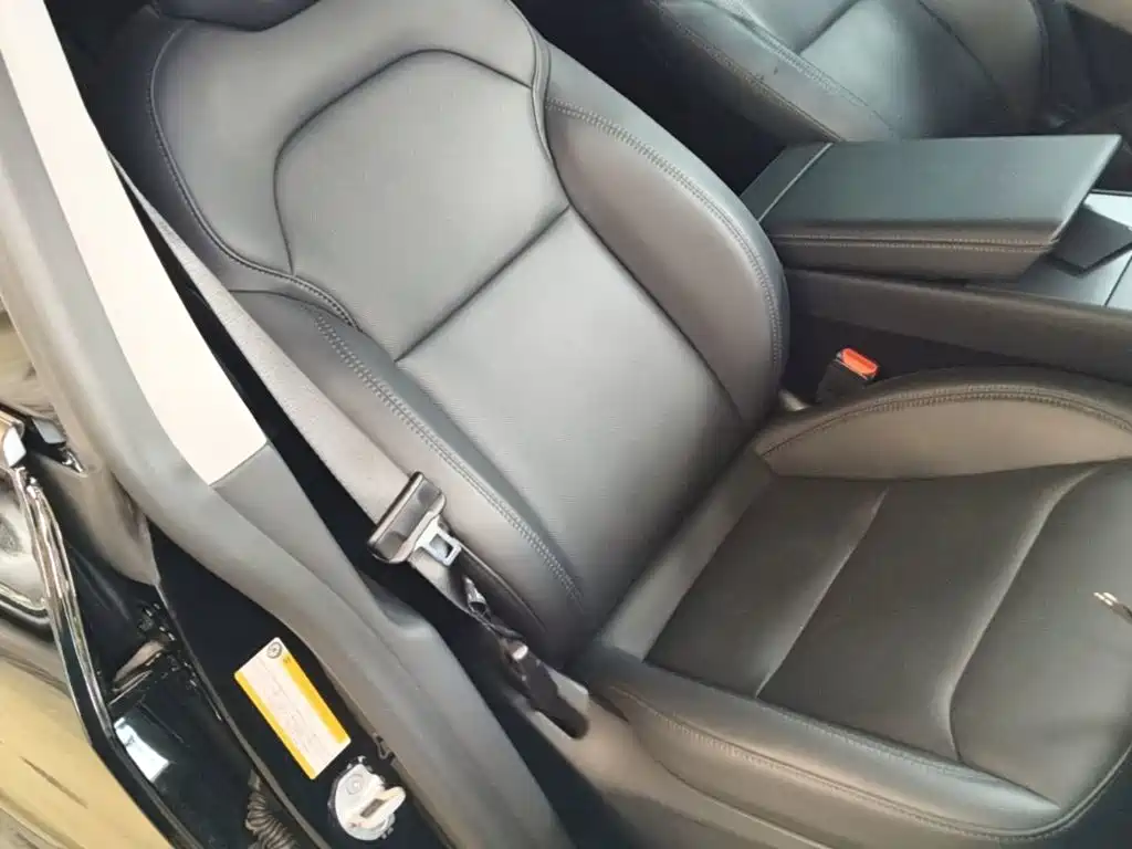 Tesla Model Y — миниатюра 25