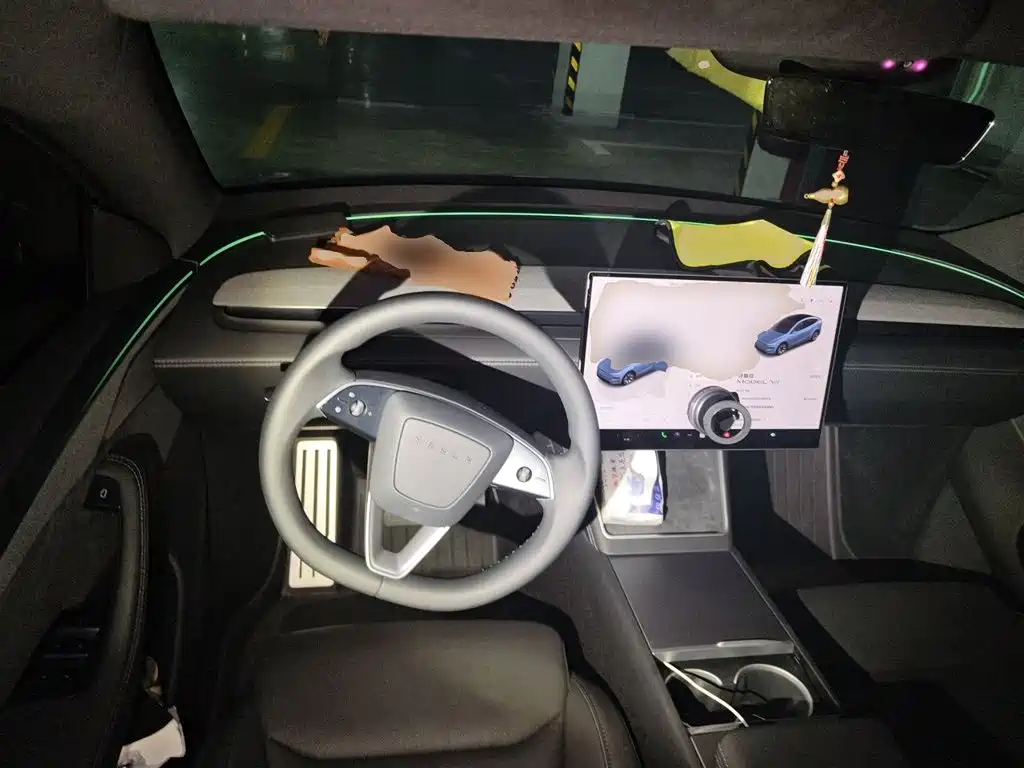 Tesla Model Y L — миниатюра 6