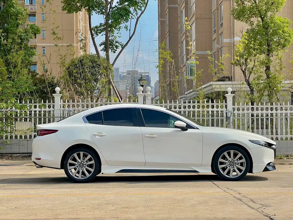 MAZDA 3 ANGKESAILA