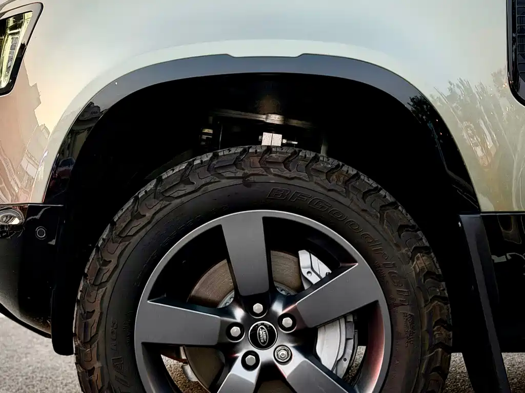 Land Rover Defender — миниатюра 14