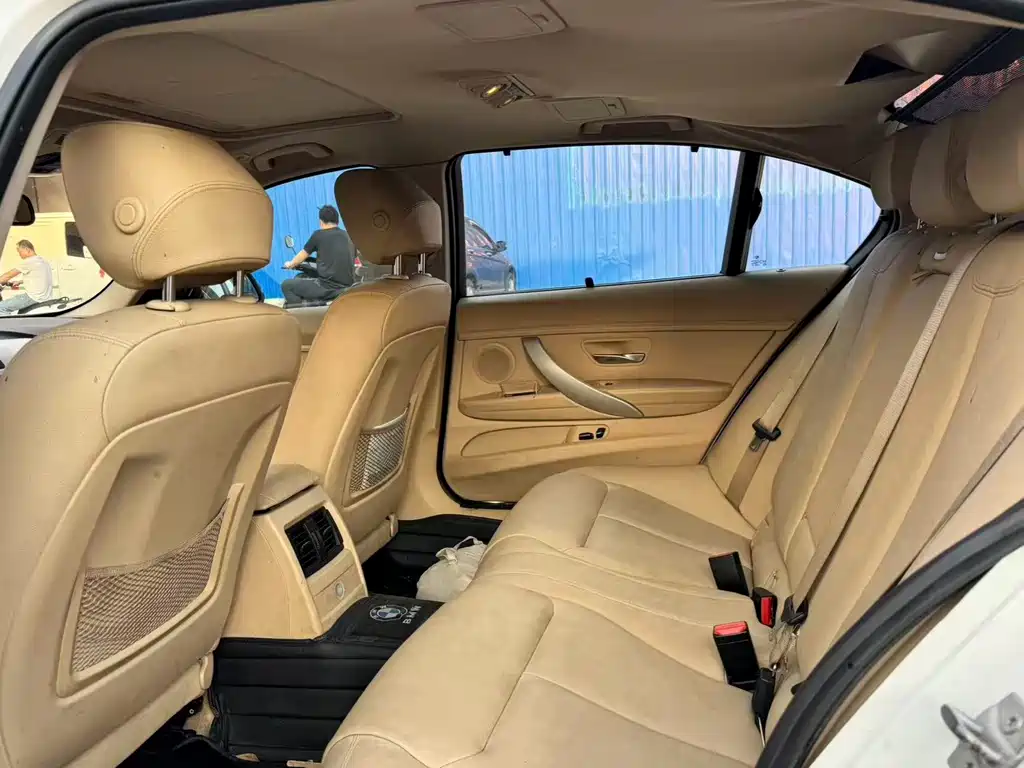 BMW 3 Series — миниатюра 8
