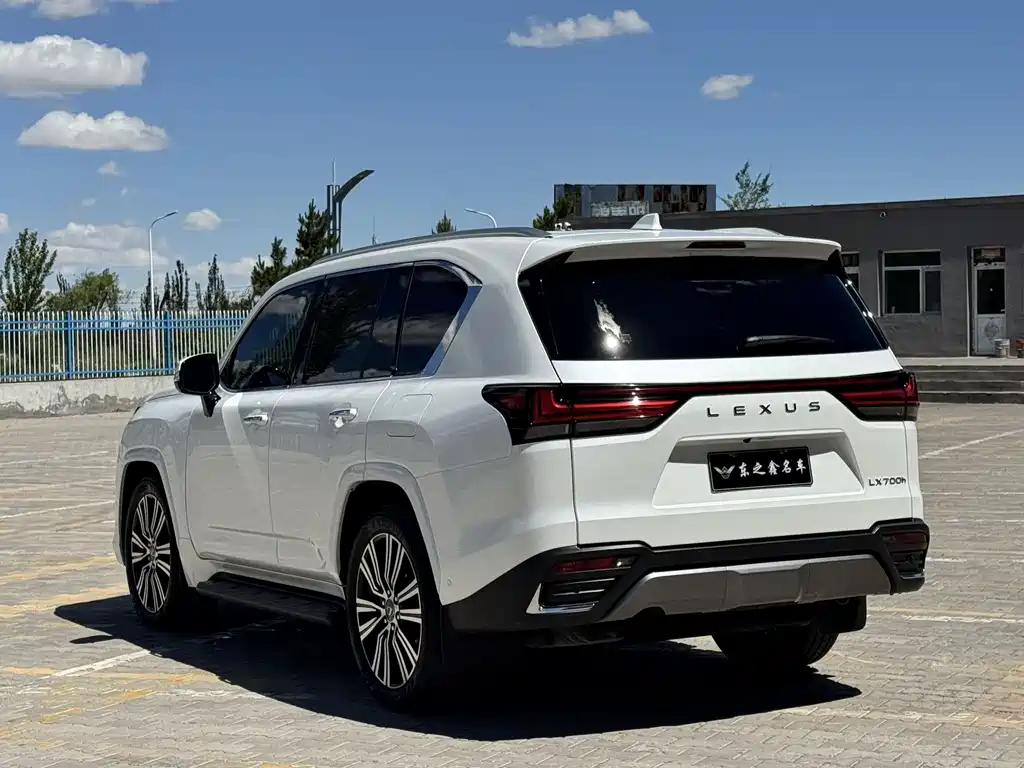 Lexus LX 2025 700h