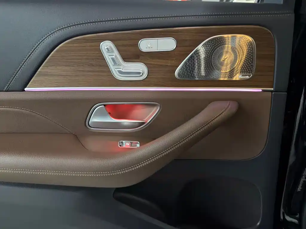 Mercedes-Benz GLS — миниатюра 14