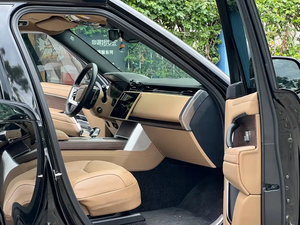 Land Rover Range Rover 2025 3.0 L6 360PS