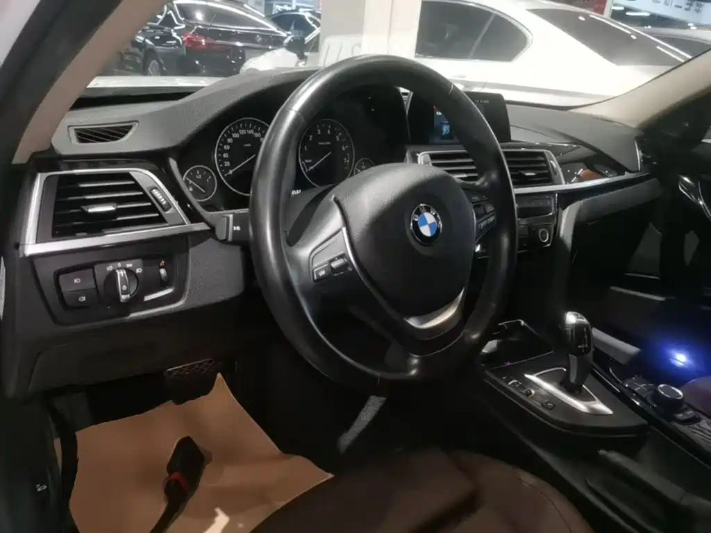 BMW 3 Series — миниатюра 10