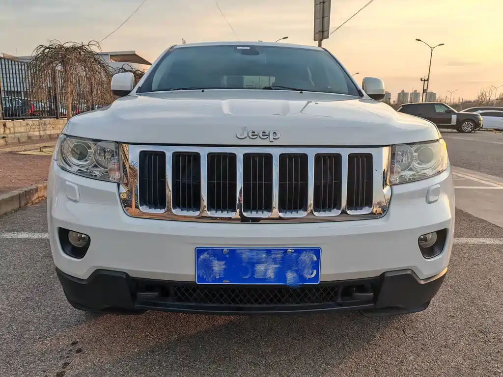 Jeep Grand Cherokee (Import) 3.6L Comfort Enjoy Navigation Edition, фото 2