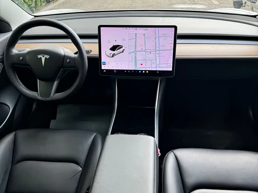 Tesla Model 3 — миниатюра 12