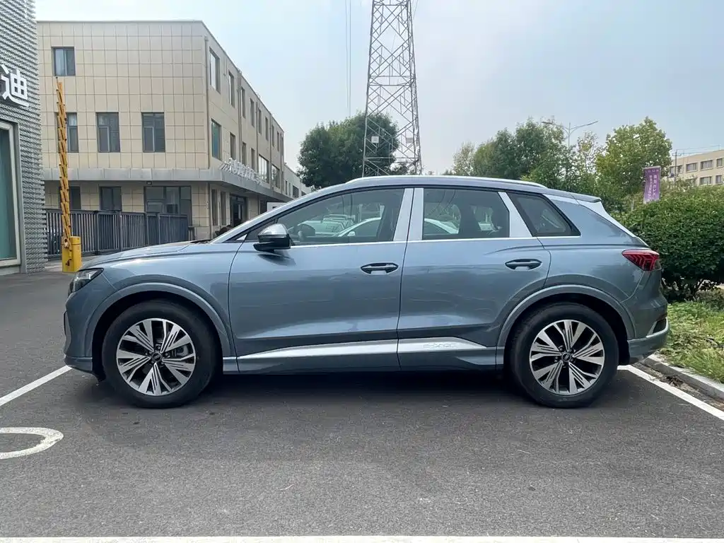 Audi Q4 e-tron — миниатюра 4
