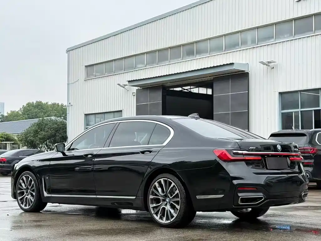BMW 7 Series — миниатюра 7