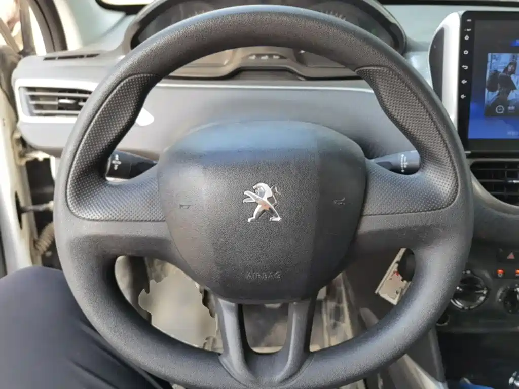 Peugeot 2008 — миниатюра 11