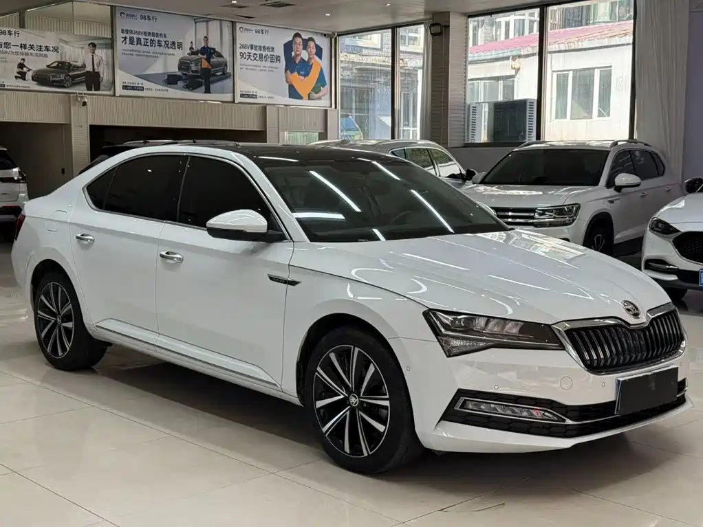 Skoda Superb — миниатюра 3