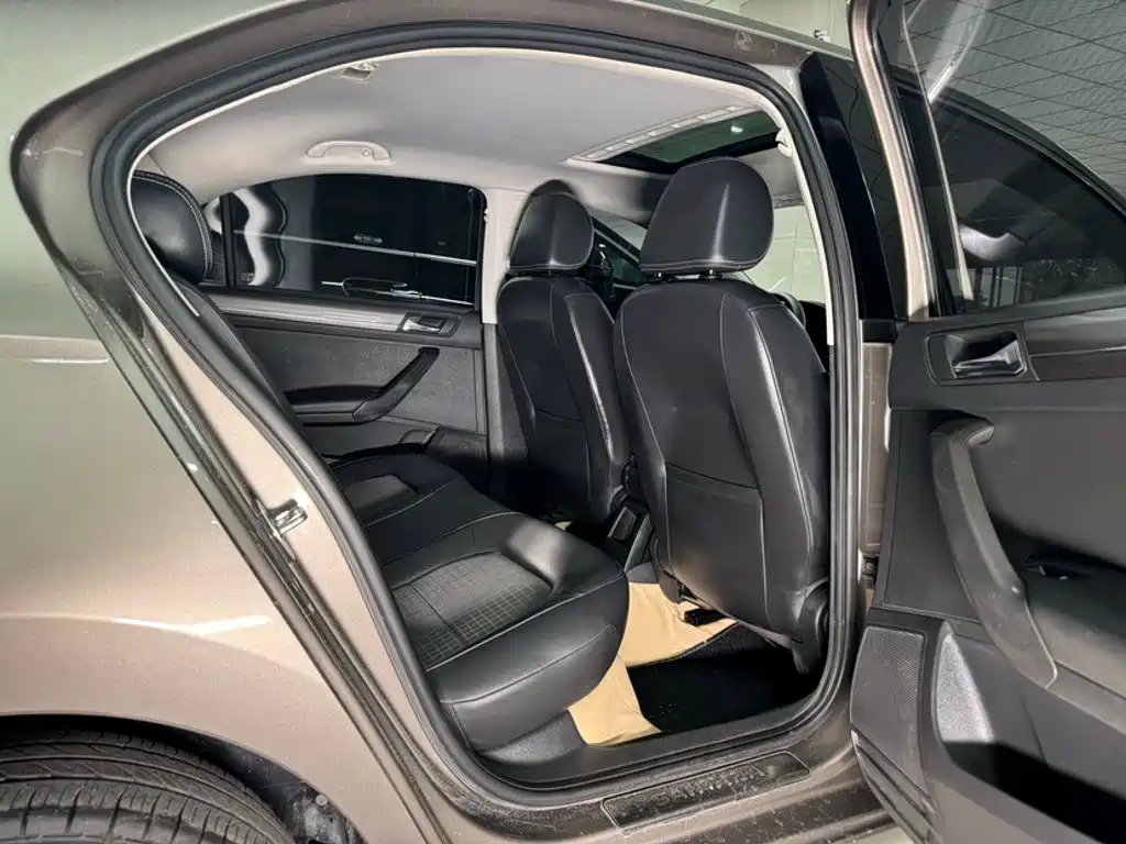 Volkswagen Santana — миниатюра 14