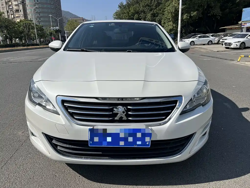 PEUGEOT 408