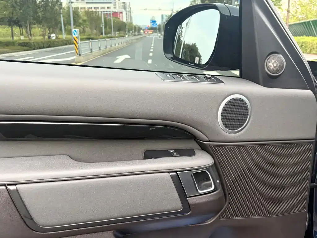 Land Rover Discovery — миниатюра 34