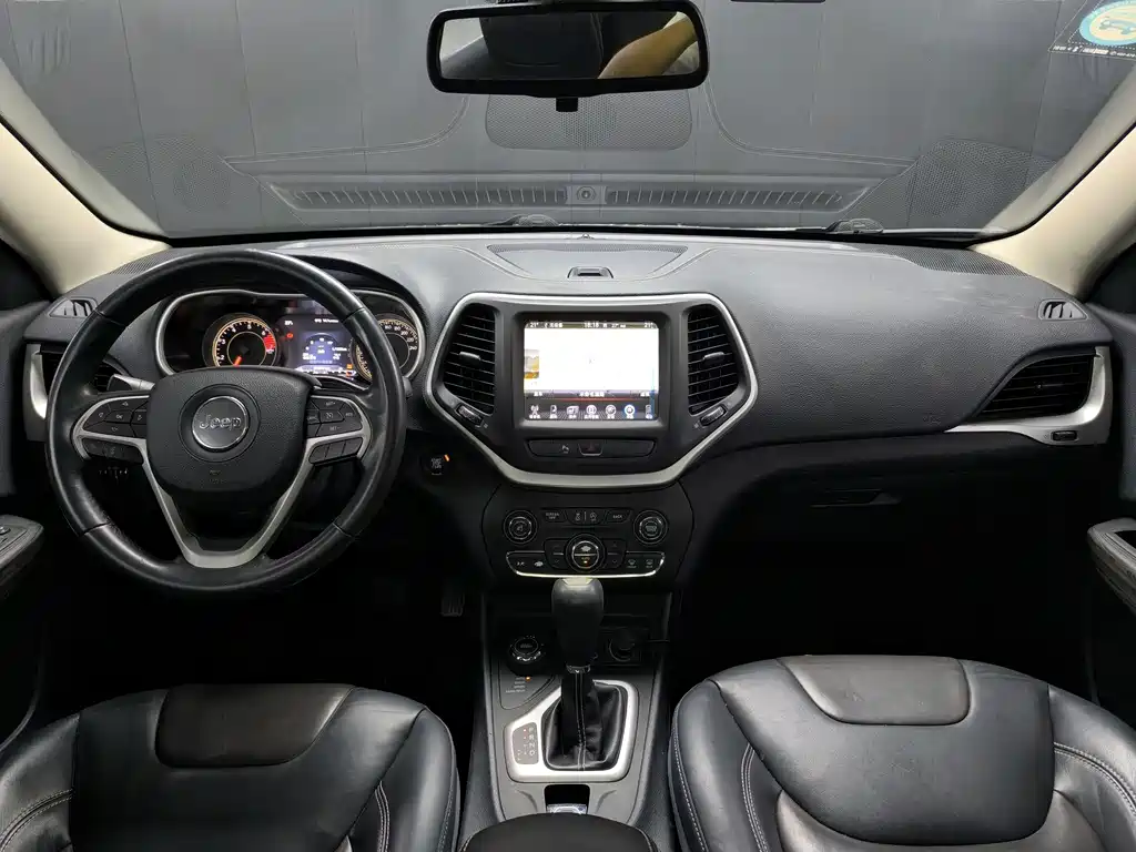 Jeep Cherokee — миниатюра 8