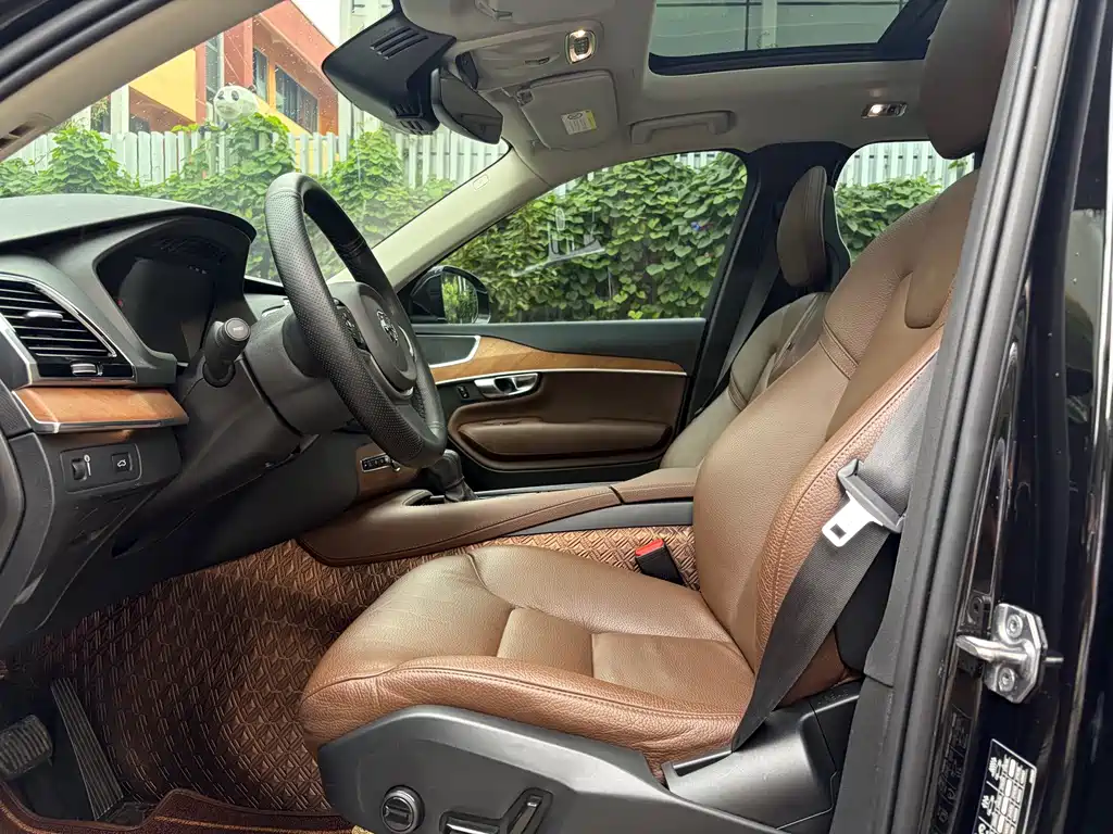 Volvo XC90 — миниатюра 25