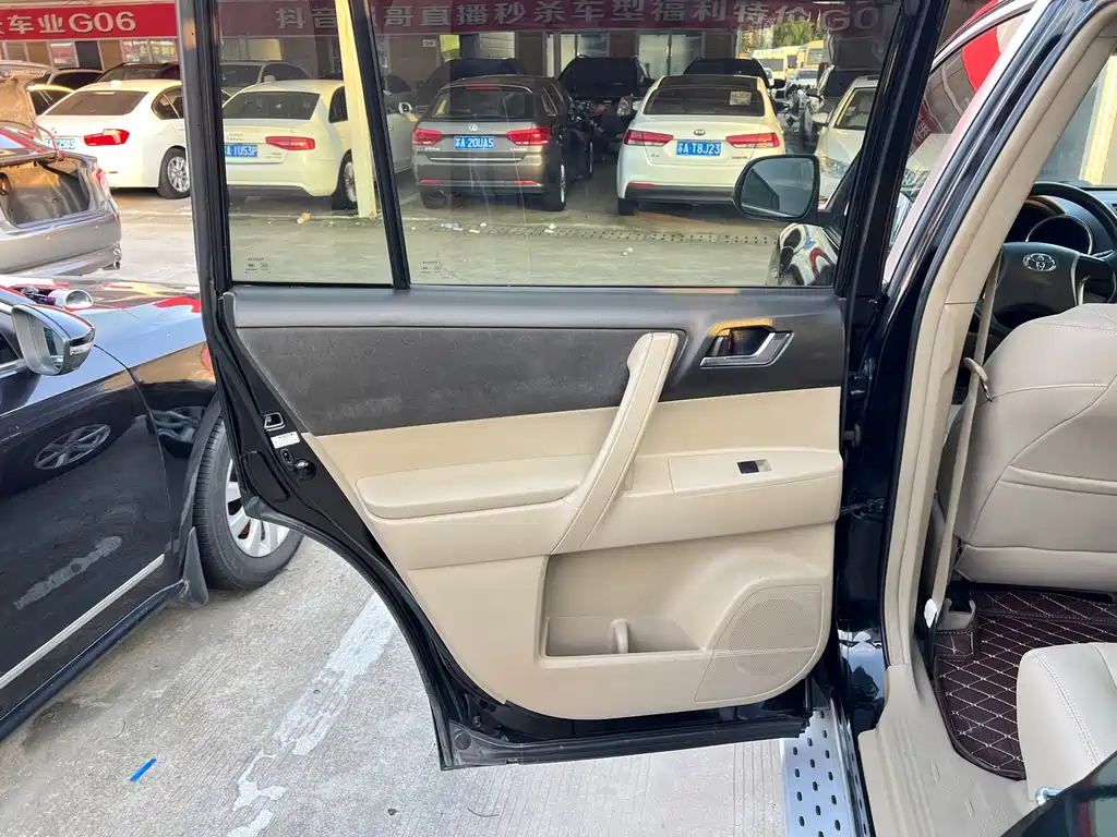 Toyota Highlander — миниатюра 12