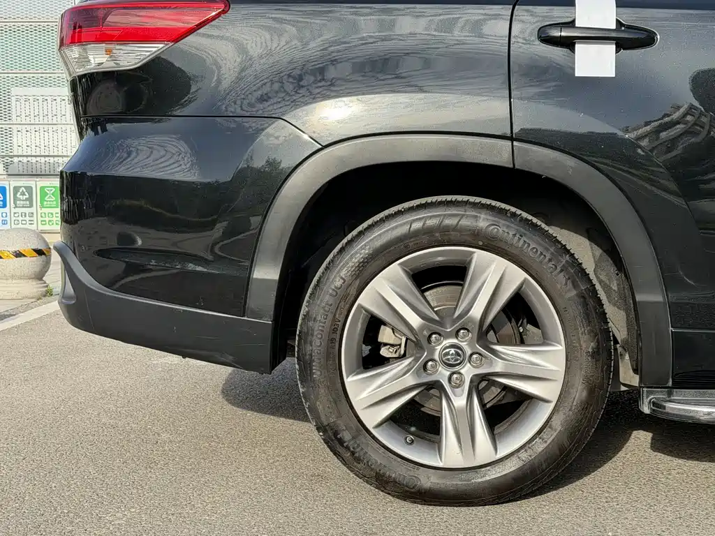 Toyota Highlander 2018 2.0T Luxury 7 мест VI