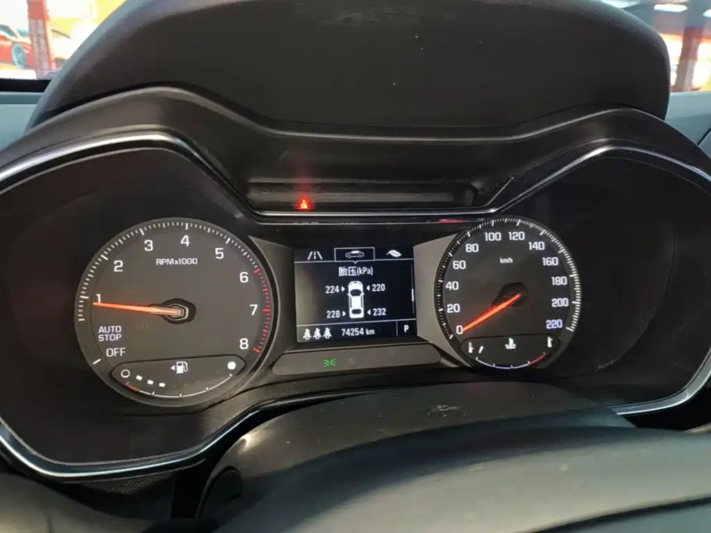 Chevrolet Tracker — миниатюра 12