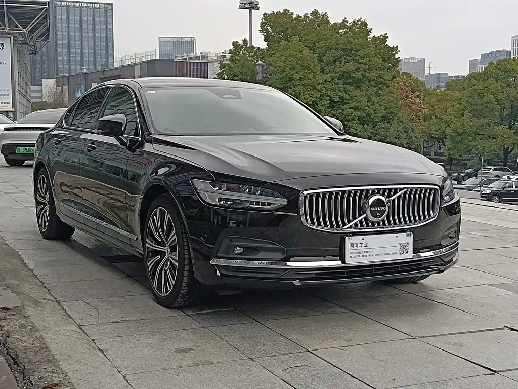 Volvo S90 2024 B5 Luxury