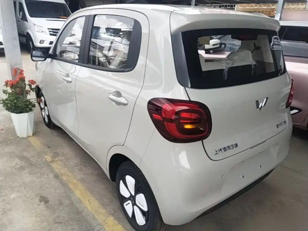 Wuling MINIEV — миниатюра 5