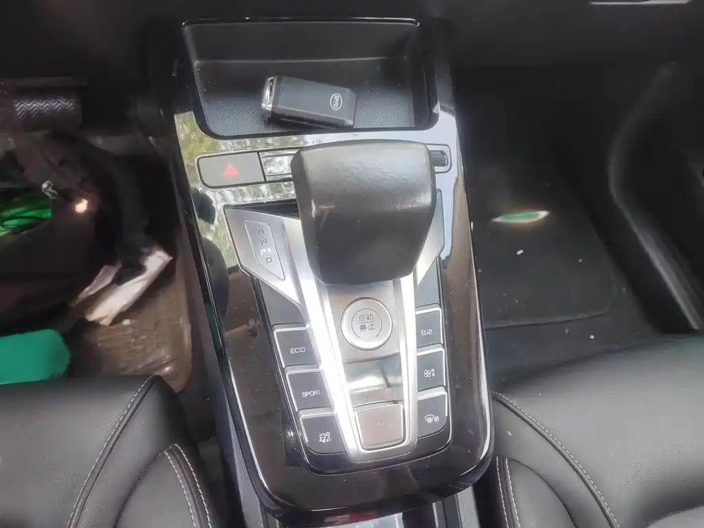 BYD Yuan EV — миниатюра 7