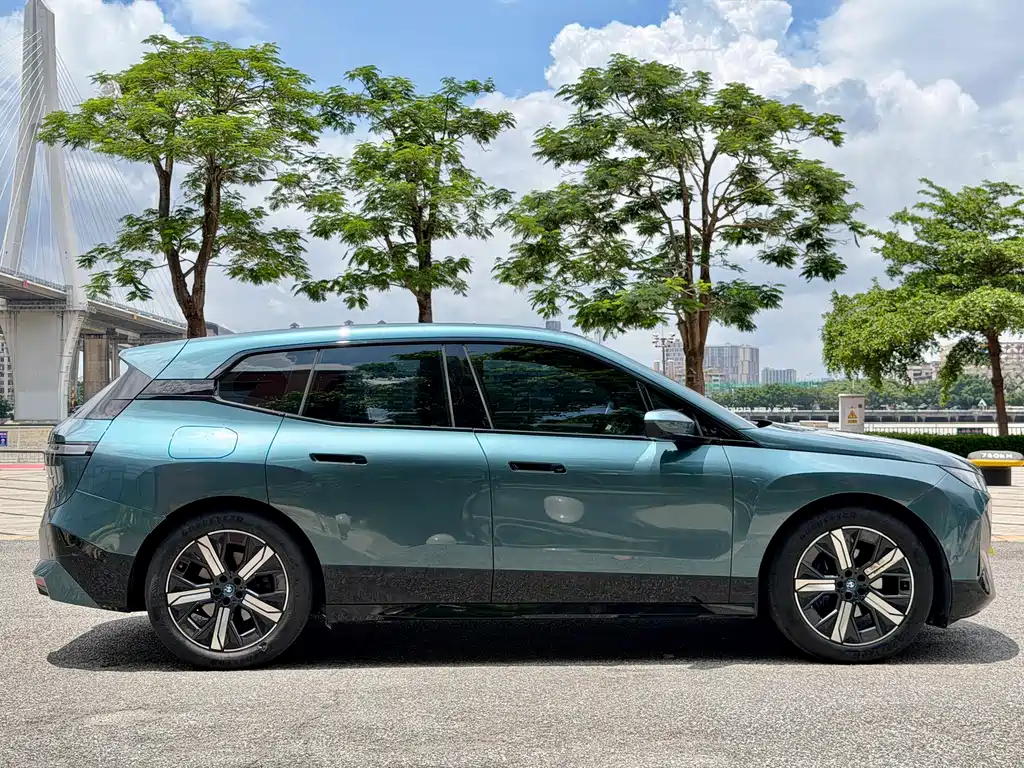 BMW iX 2022 xDrive40