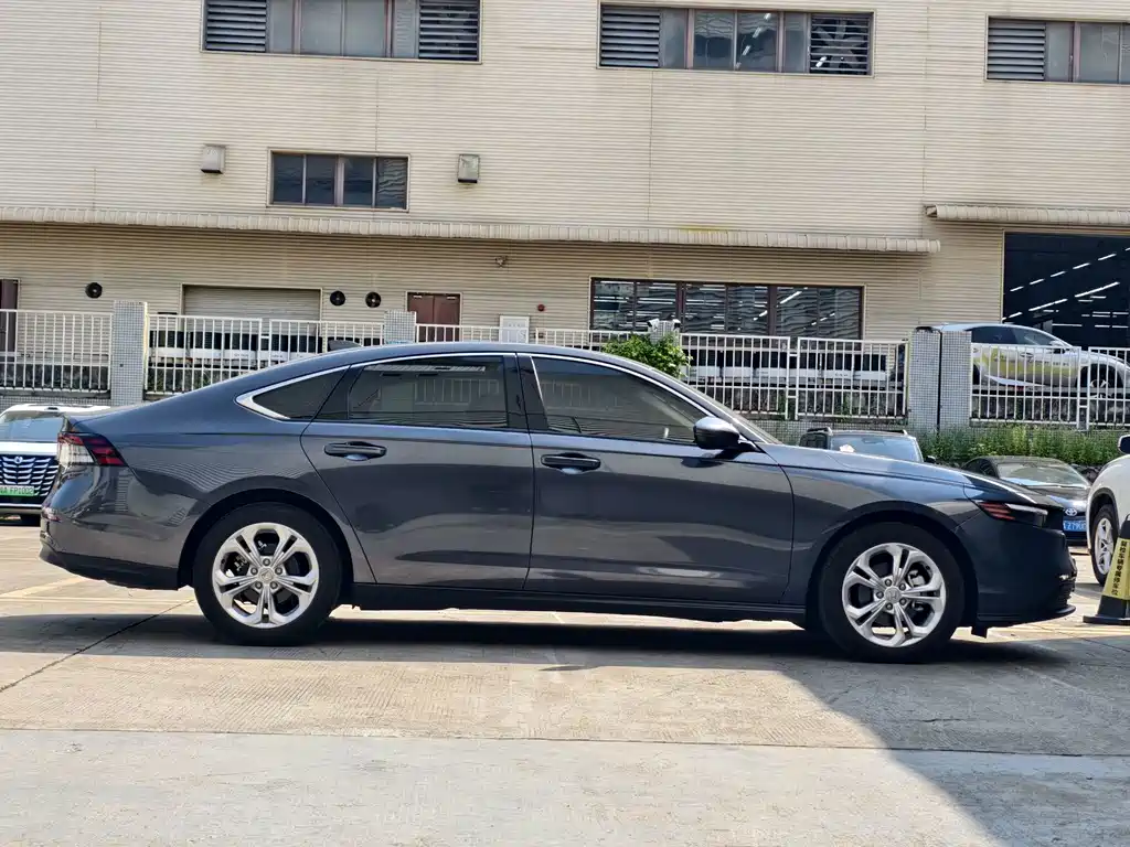 Honda Accord — миниатюра 8