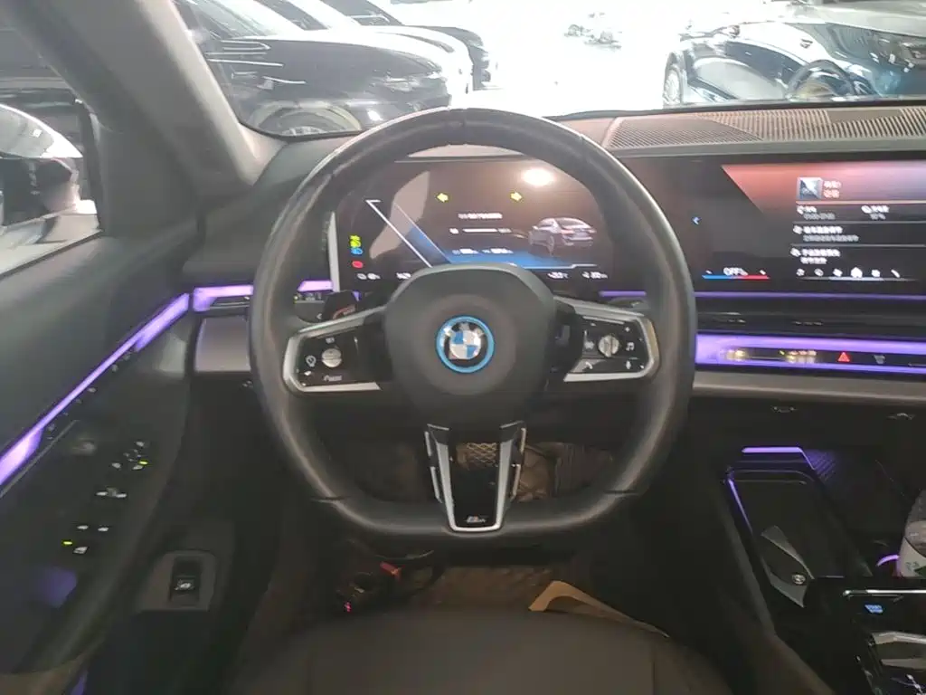 BMW i5 — миниатюра 11