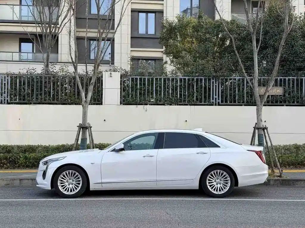 CADILLAC CT6