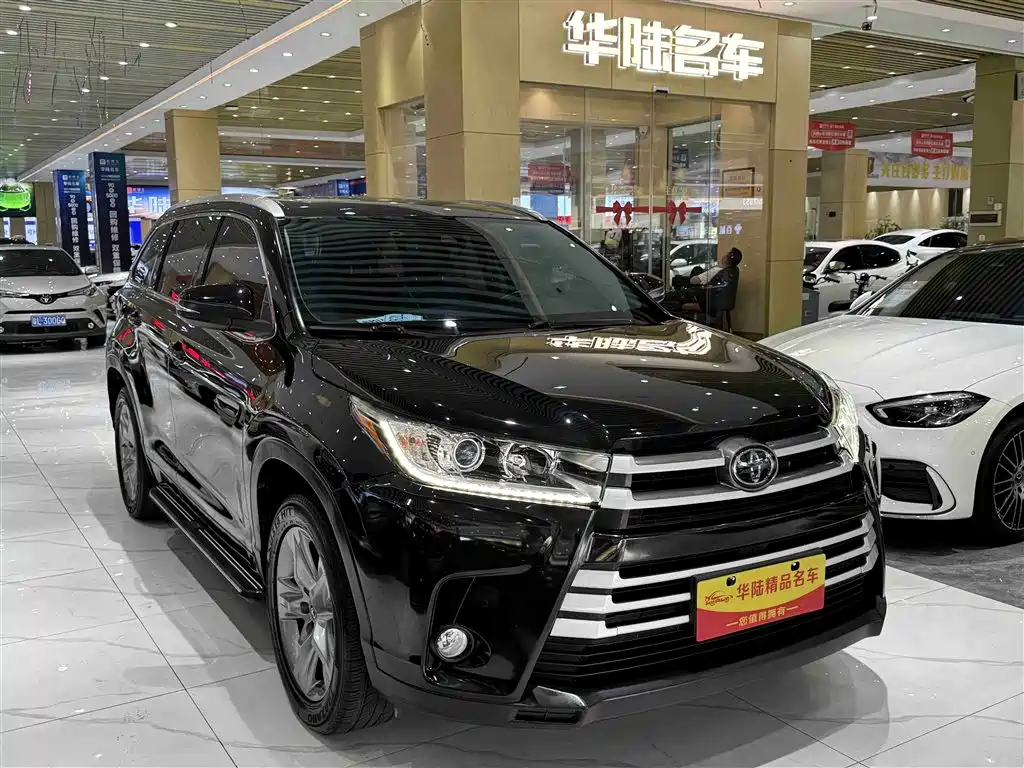 TOYOTA HIGHLANDER