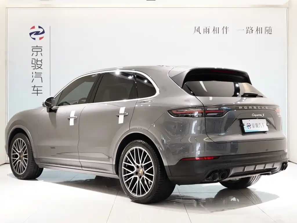 Porsche Cayenne — миниатюра 15