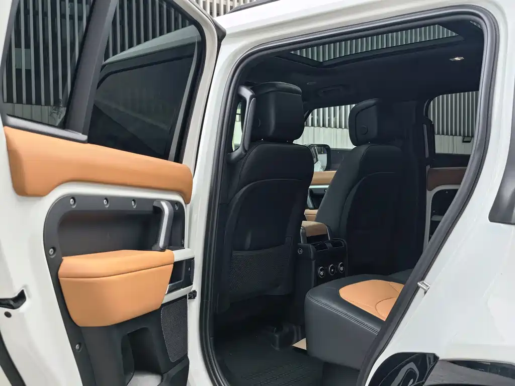 Land Rover Defender — миниатюра 17
