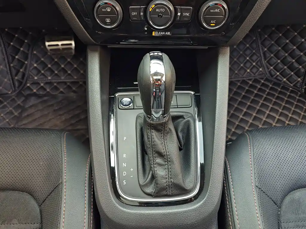 Volkswagen Sagitar — миниатюра 26