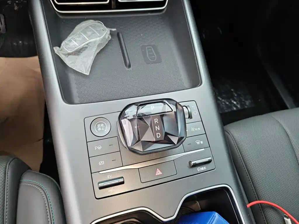 BYD L DM-i — миниатюра 15