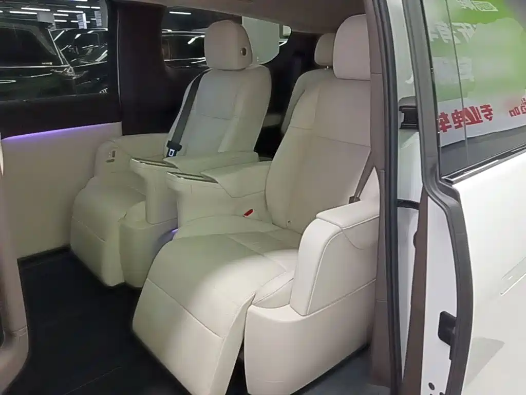 Li Auto Li MEGA — миниатюра 17