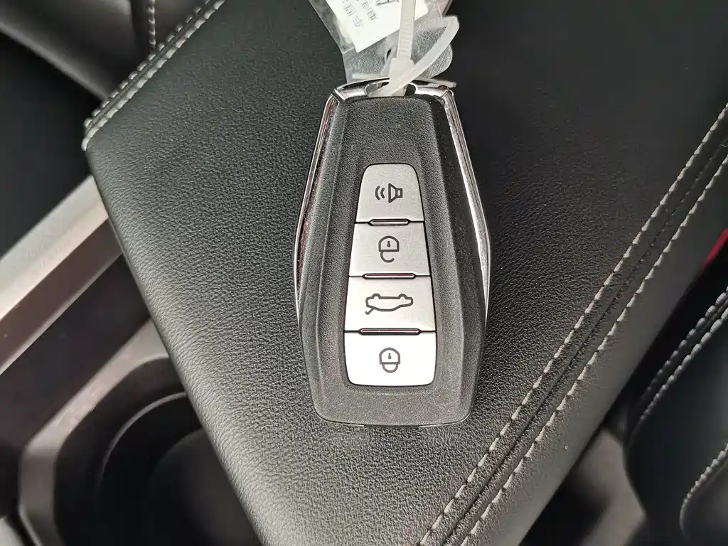 Geely Emgrand — миниатюра 9