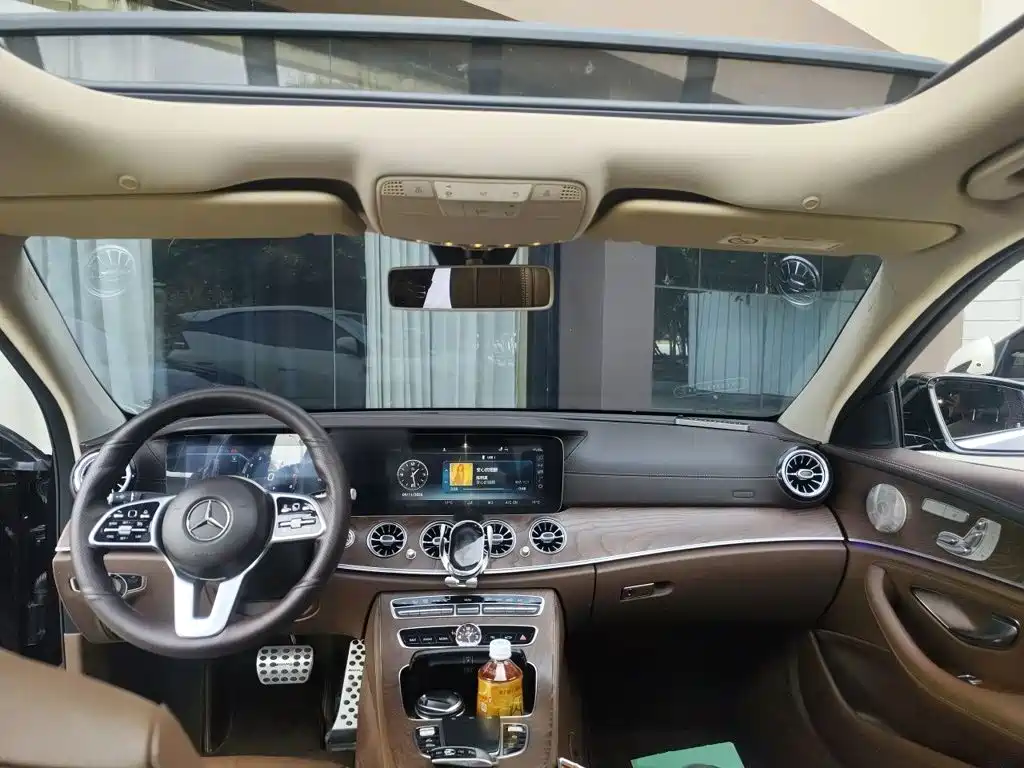 Mercedes-Benz E-Class — миниатюра 10