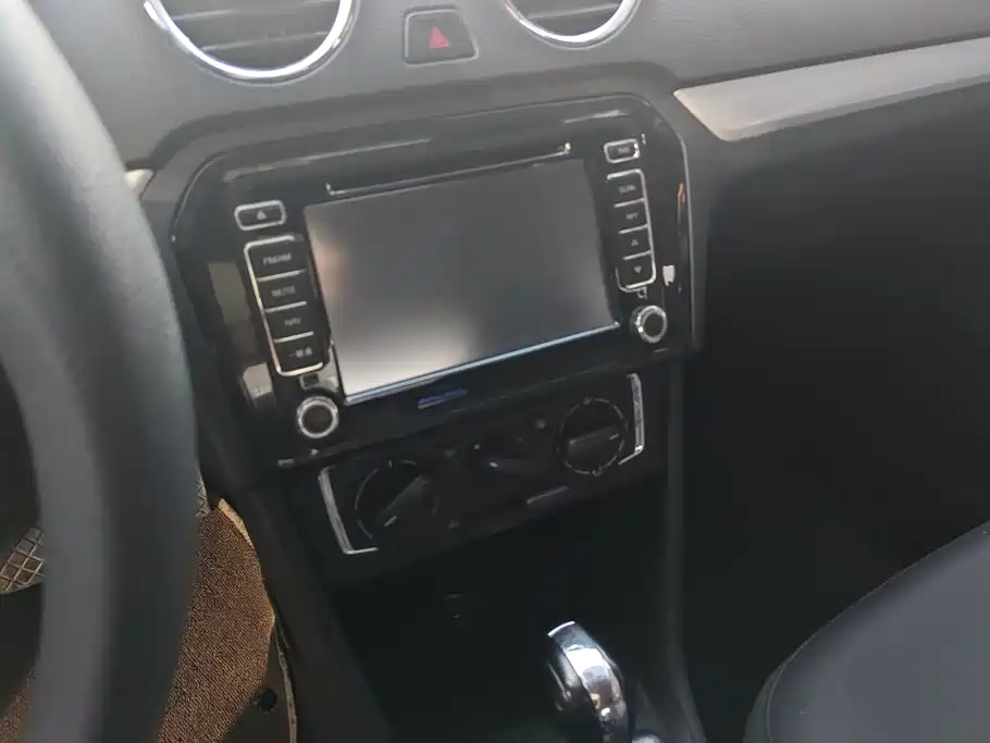 Volkswagen Jetta — миниатюра 13