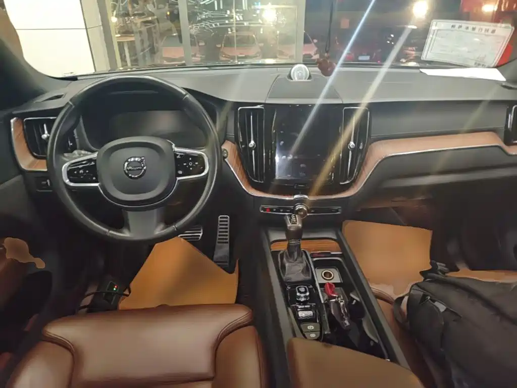 Volvo XC60 — миниатюра 10