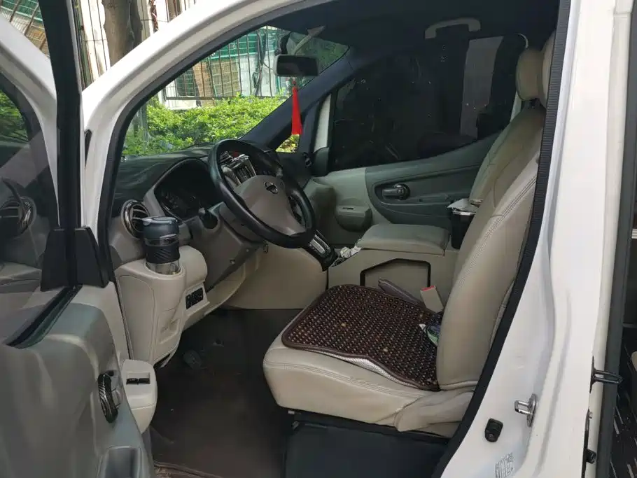 Nissan NV200 — миниатюра 9