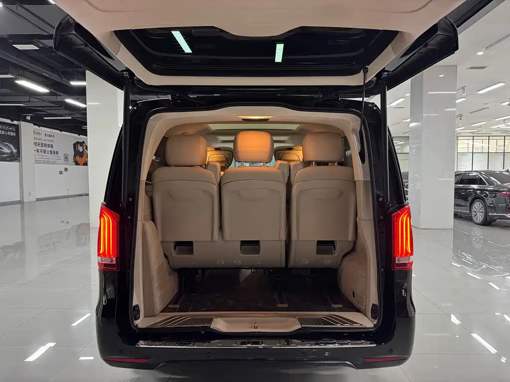 Mercedes-Benz V-Class — миниатюра 30