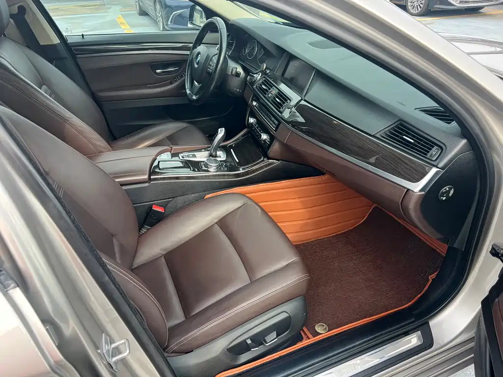 BMW 5 Series — миниатюра 9